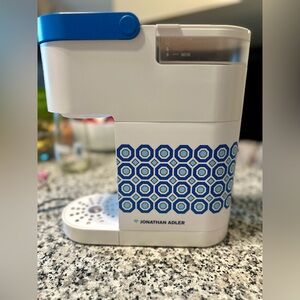 KEURIG K-MINI coffee maker Jonathan
Adler edition